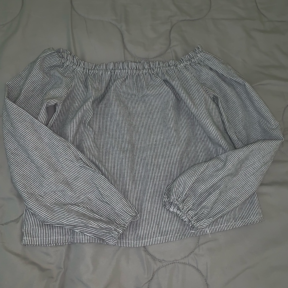 Brandy Melville off the shoulder top